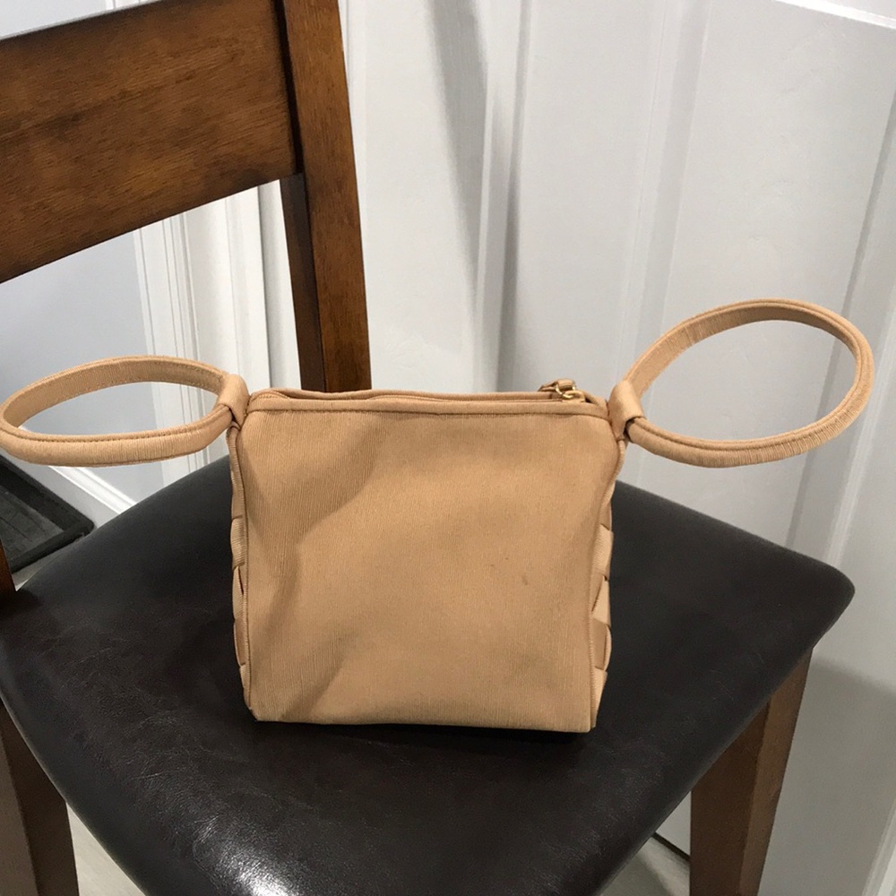 Small beige purse 👜